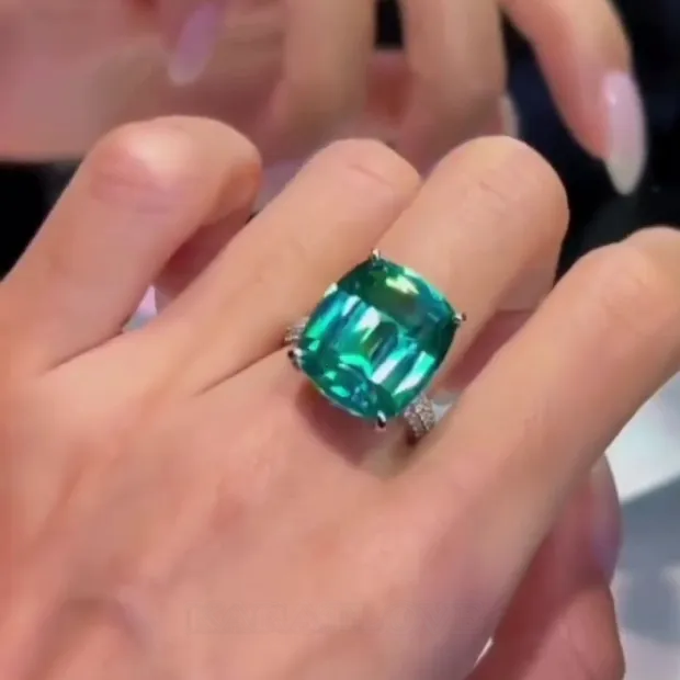 Cushion Cut Emerald Green Art Deco Engagement Ring in 925 Sterling Silver Cushion Cut Emerald Green Art Deco Engagement Ring in 925 Sterling Silver