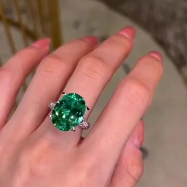 Oval Cut Emerald Green Art Deco 925 Sterling Silver Engagement Ring Oval Cut Emerald Green Art Deco 925 Sterling Silver Engagement Ring