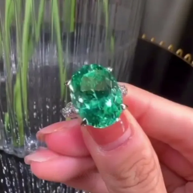 Oval Cut Emerald Green Art Deco 925 Sterling Silver Engagement Ring