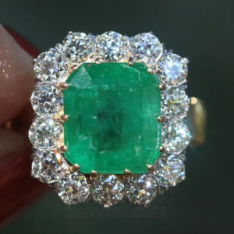 Radiant Cut Emerald Green 925 Sterling Silver Yellow Gold Halo Engagement Ring Radiant Cut Emerald Green 925 Sterling Silver Yellow Gold Halo Engagement Ring