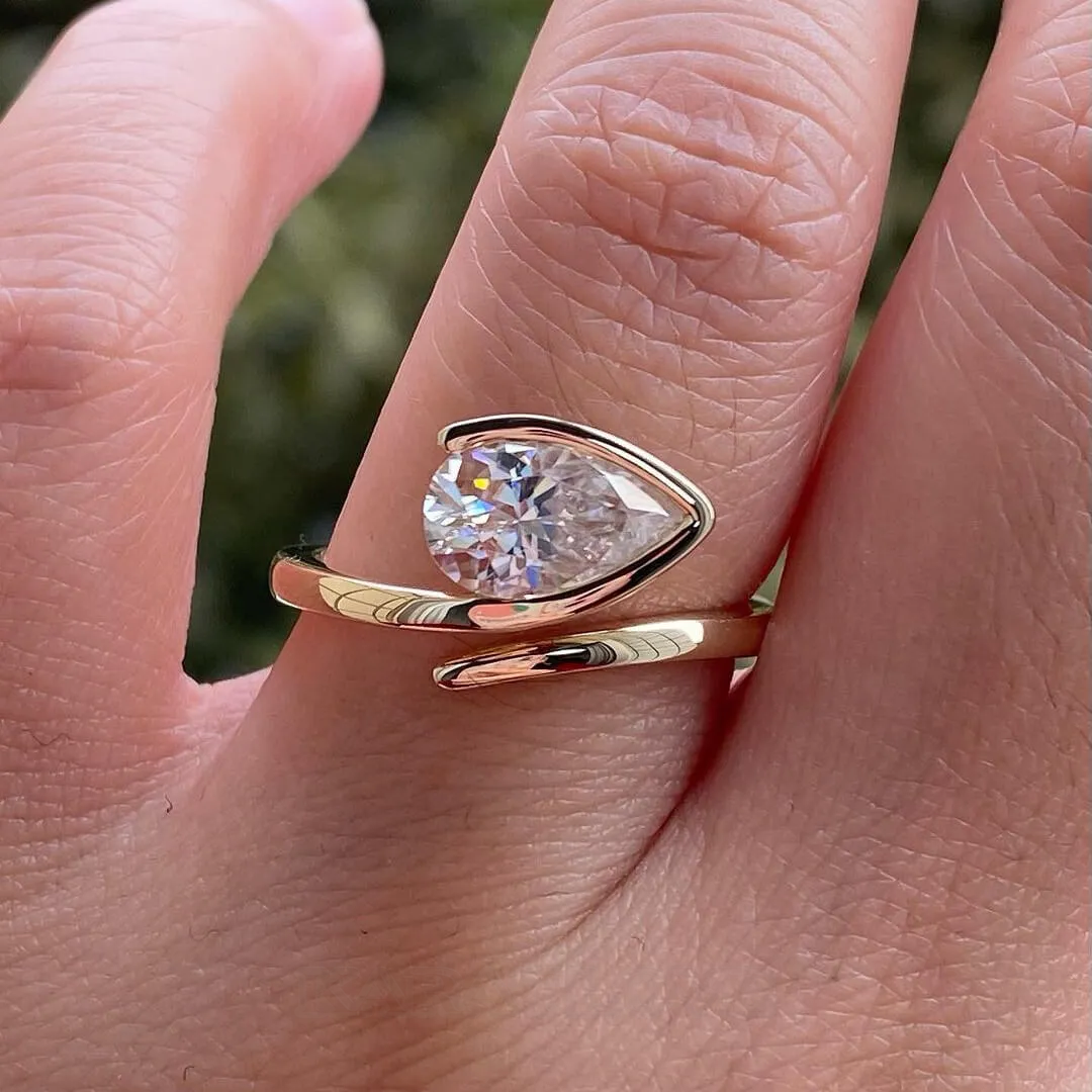 Pear Cut Diamond White 925 Sterling Silver Yellow Gold Art Deco Solitaire Engagement Ring