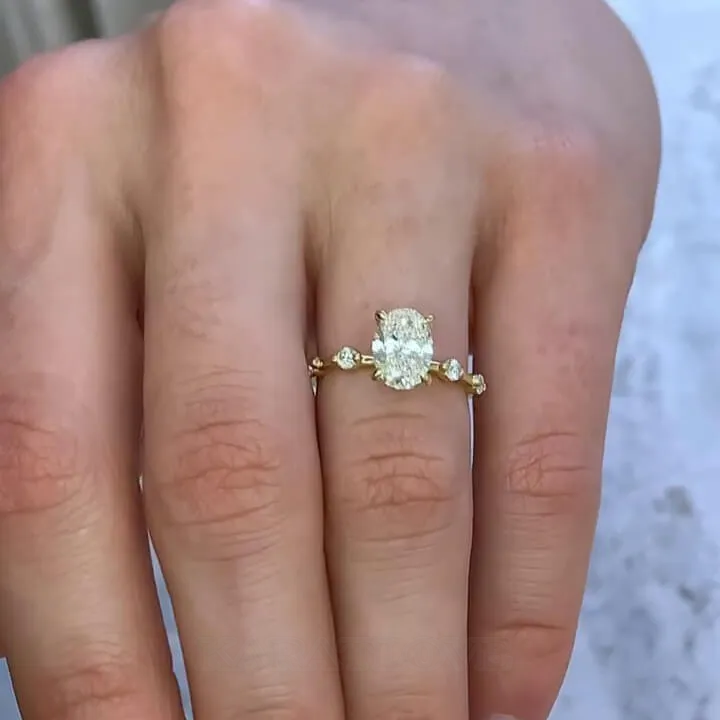 Oval Cut Diamond White Sterling Silver Yellow Gold Classic Engagement Ring Oval Cut Diamond White Sterling Silver Yellow Gold Classic Engagement Ring