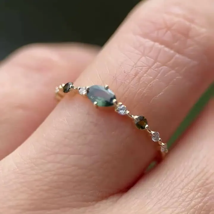 Oval Cut Emerald Green Sterling Silver Yellow Gold Engagement Ring Oval Cut Emerald Green Sterling Silver Yellow Gold Engagement Ring