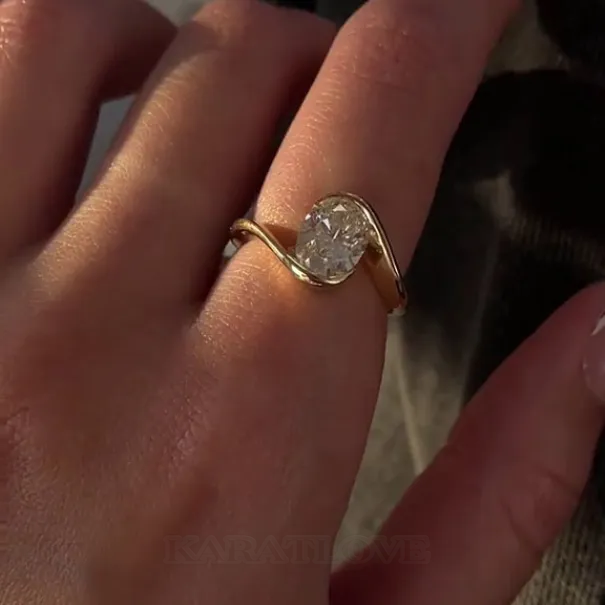 Oval Cut Diamond White 925 Sterling Silver Yellow Gold Solitaire Engagement Ring Oval Cut Diamond White 925 Sterling Silver Yellow Gold Solitaire Engagement Ring