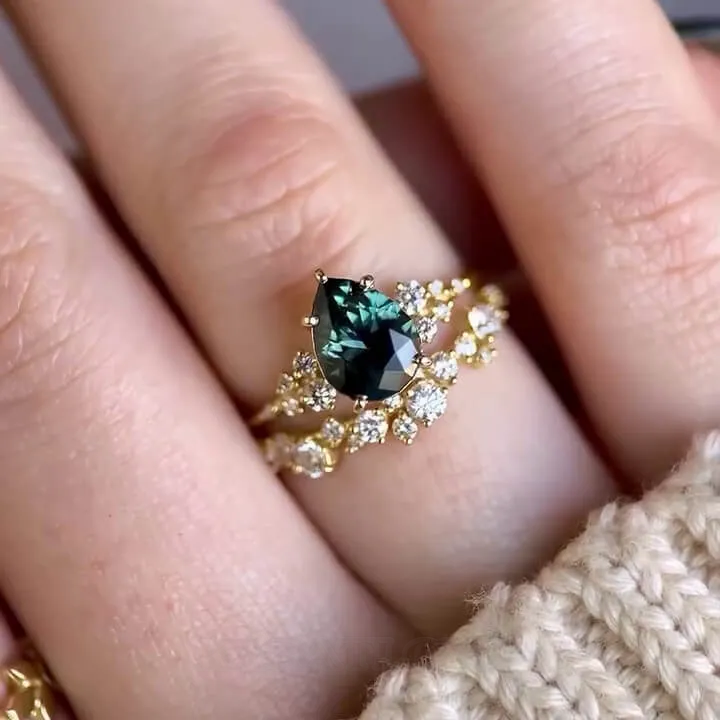 Pear Cut Emerald Green Sterling Silver Yellow Gold Bridal Sets Pear Cut Emerald Green Sterling Silver Yellow Gold Bridal Sets