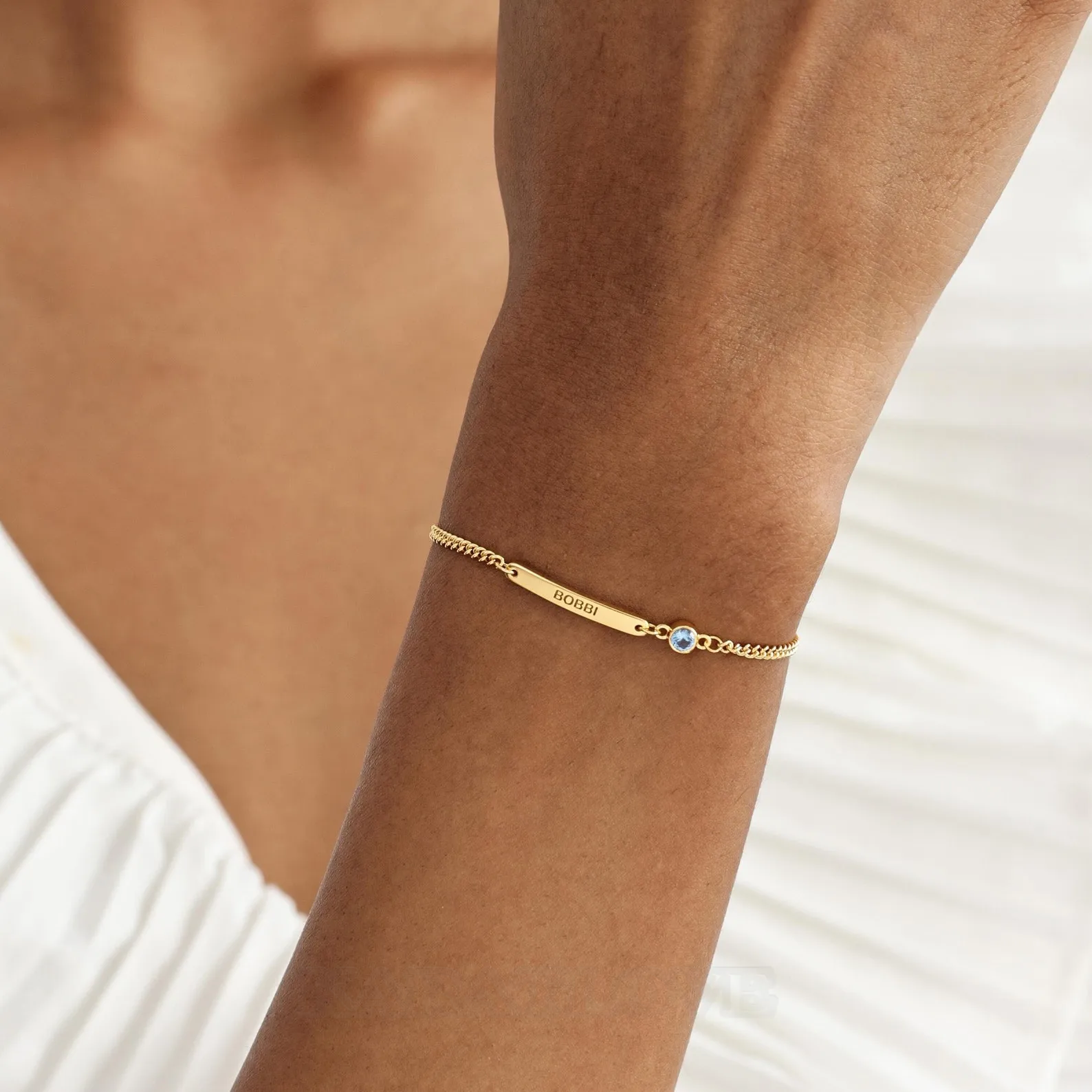 Round Cut Sterling Silver Family Personalized Birthstone Engraved Bar Bracelet Gift Round Cut Sterling Silver Family Personalized Birthstone Engraved Bar Bracelet Gift