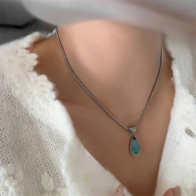 Platinum Plated Waterdrop Necklace