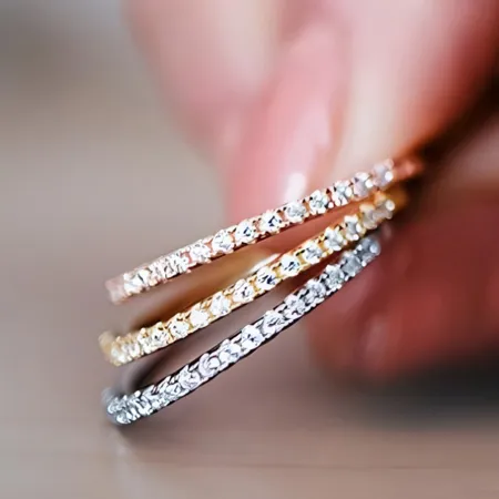 Round Cut Diamond White...