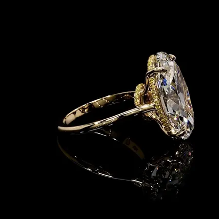 Oval Cut Diamond White...