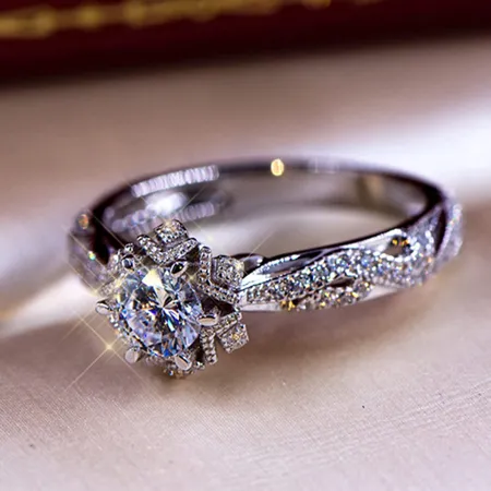 Round Cut Diamond White Art...