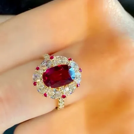 Cushion Cut Garnet Red Art...