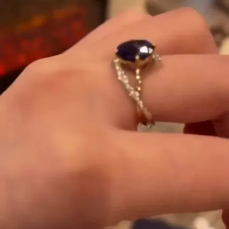 Oval Cut Sapphire Blue Art...