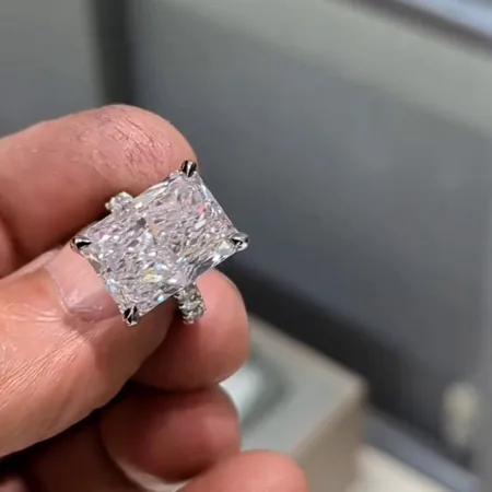 Radiant Cut Diamond White...