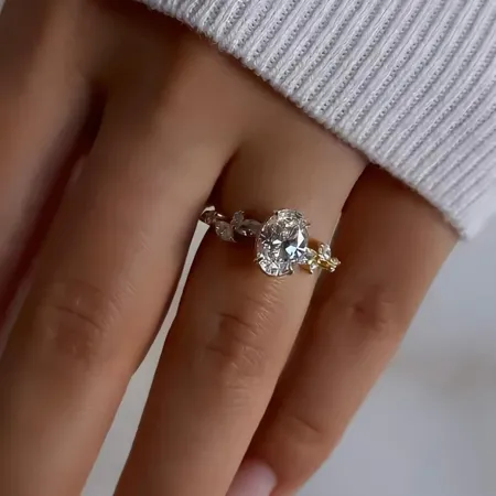Oval Cut Diamond White...