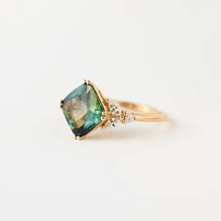 Princess Cut Emerald Green...