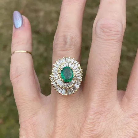 Oval Cut Emerald Green 925...