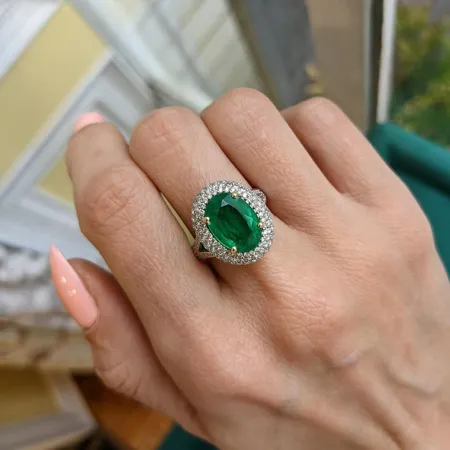 Oval Cut Emerald Green 925...