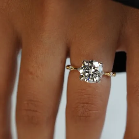 Round Diamond White...