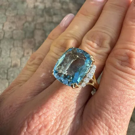 Cushion Cut Aquamarine...