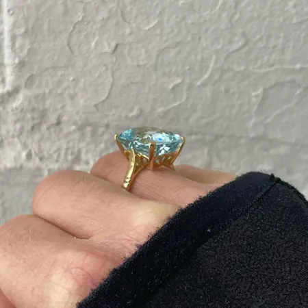 Cushion Cut Aquamarine...