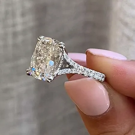 Cushion Cut Diamond White...