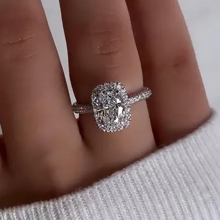 Oval Cut Diamond White...