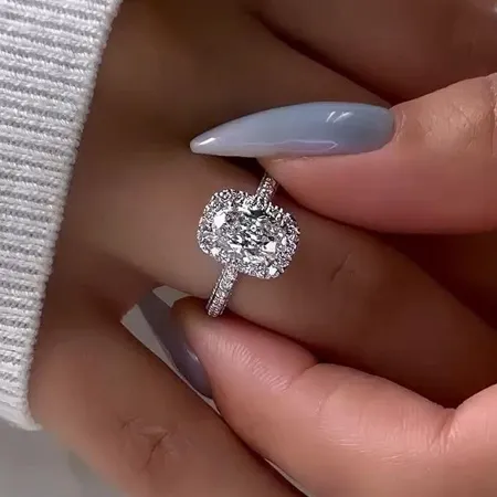 Oval Cut Diamond White...