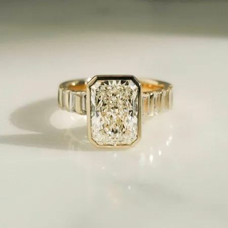 Radiant Cut Diamond White...
