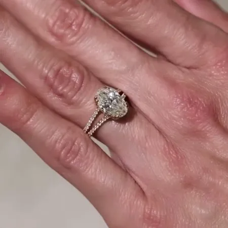 Oval Cut Diamond White...