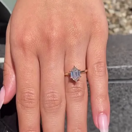 Hexagon Cut Diamond White...