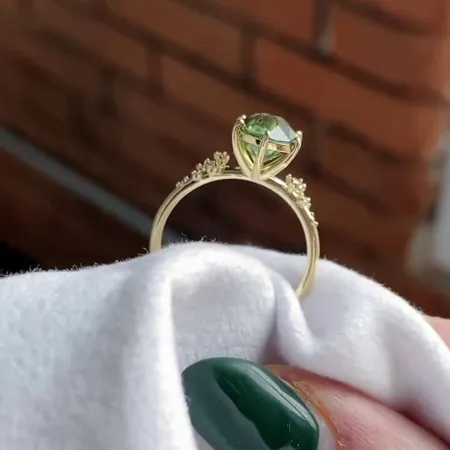 Round Cut Peridot Green...