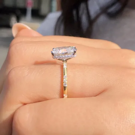 Cushion Cut Diamond White...