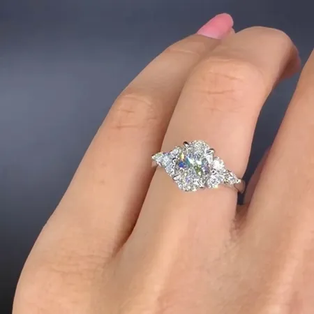 Oval Cut Diamond White...