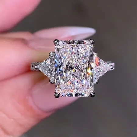 Radiant Cut Diamond White...