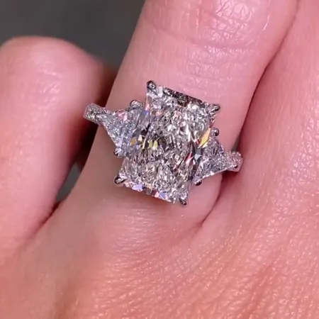 Radiant Cut Diamond White...