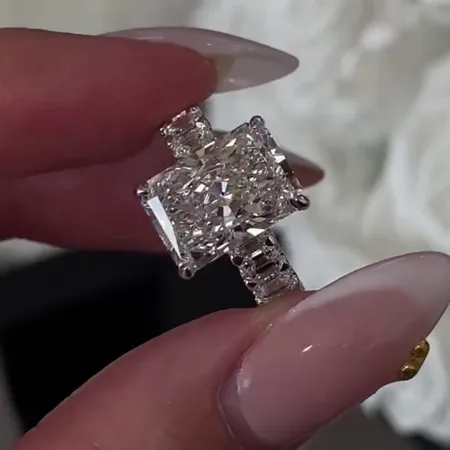 Radiant Cut Diamond White...