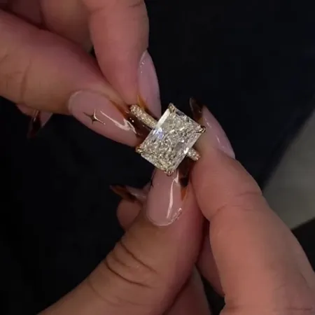 Radiant Cut Diamond White...