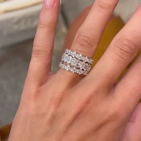 Oval Cut Diamond White...