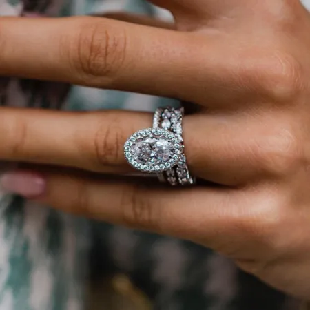 Oval Cut Diamond White Halo...