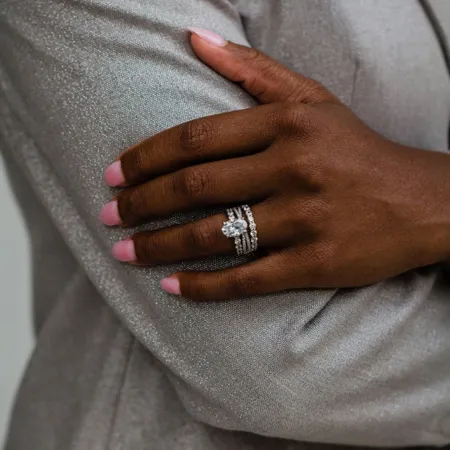 Oval Cut Diamond White...