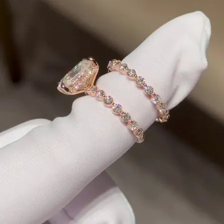 Radiant Cut Diamond White...