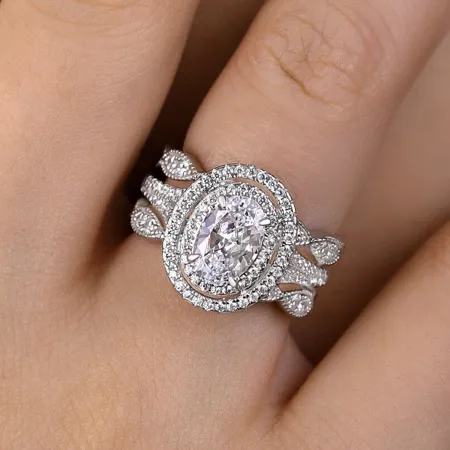 Oval Cut Diamond White...