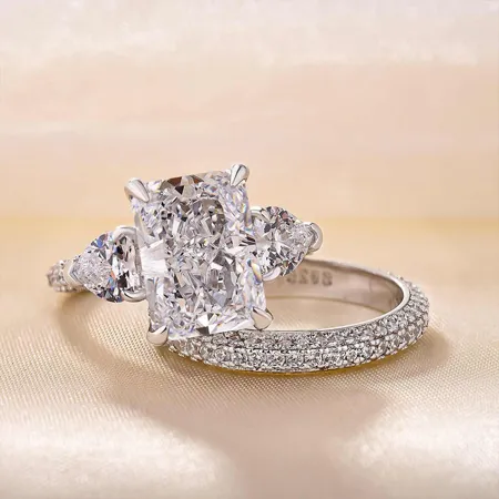 Radiant Cut Diamond White...