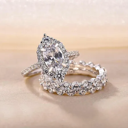 Oval Cut Diamond White...