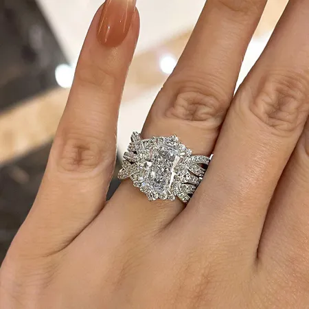 Radiant Cut Diamond White...