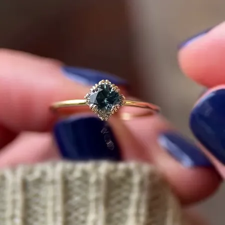 Round Cut Sapphire Blue...