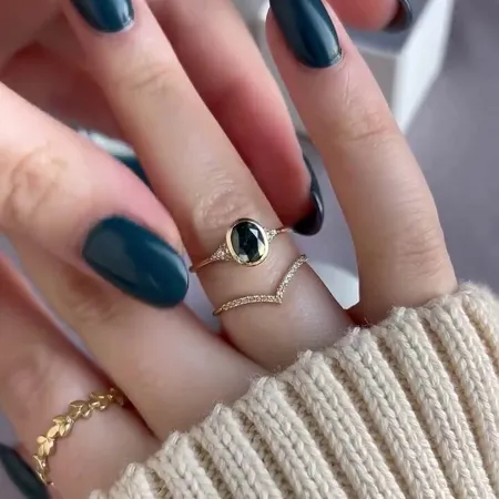 Oval Cut Emerald Green...