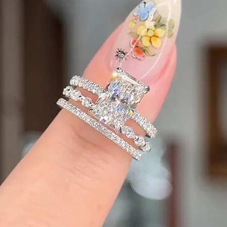 Radiant Cut Diamond White...