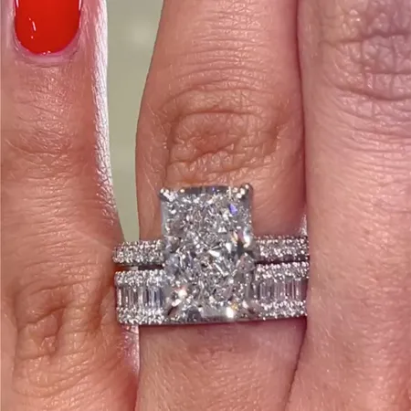 Radiant Cut Diamond White...