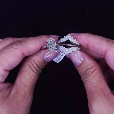 Oval Cut Diamond White...